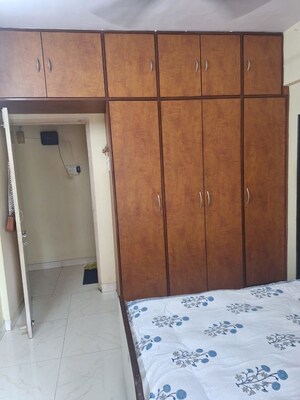 Furnished Amenities in 2 BHK Apartment at Tilak Bhavana CHS, Tilak Nagar – for Rent
