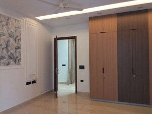 Room in 5 BHK Builder Floor at Maharishi Dayanand CGHS, Vasant Kunj – for Rent