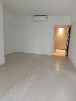 2 BHK Apartment For Rent in Lodha Woods, Kandivali East