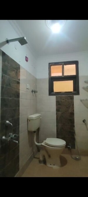 Bathroom in 1 BHK Builder Floor at Palm Residency Chhatarpur, Chattarpur – for Rent
