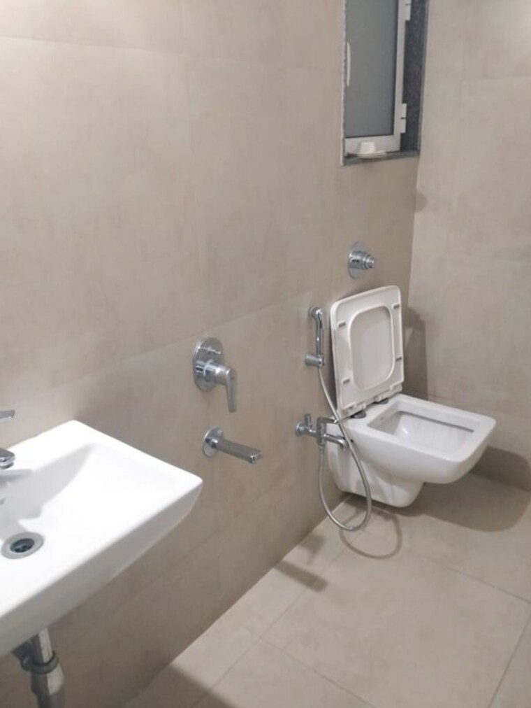 Bathroom, puranik-rumah-bali 1 Bedroom 426 Sq.Ft. Apartment In Ghodbunder Road Thane 10653187