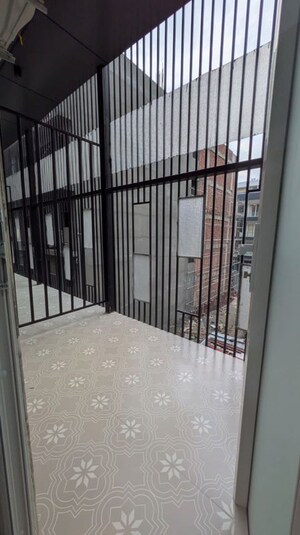 Balcony in 1 BHK Builder Floor at Sector 46 – for Rent