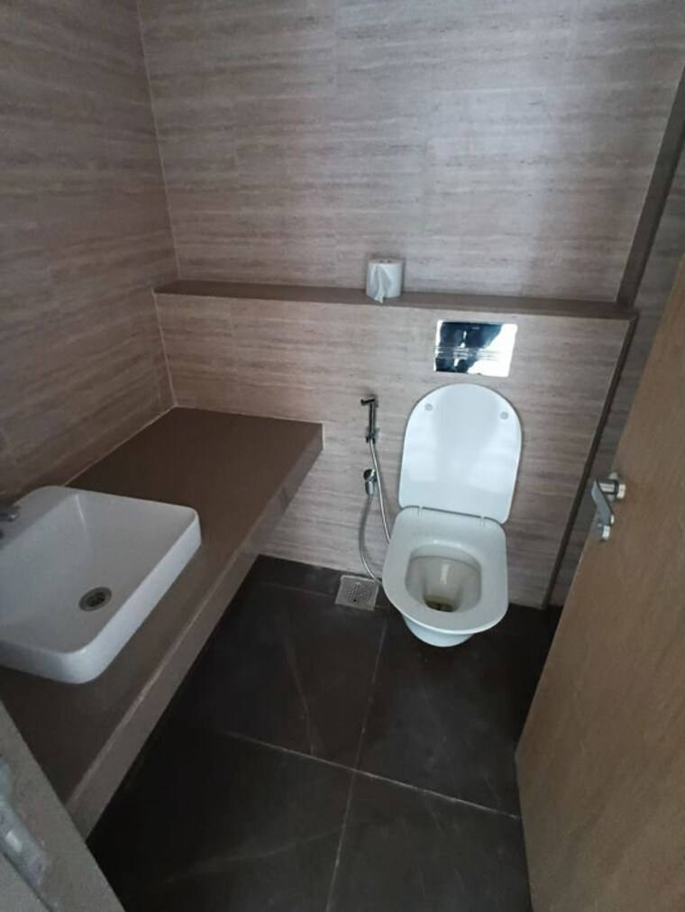 Bathroom, lodha-woods 2 Bedroom 761 Sq.Ft. Apartment In Kandivali East Mumbai 10653207