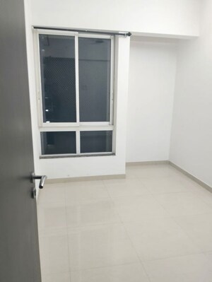 Room in 2 BHK Apartment at Bhayandarpada – for Sale