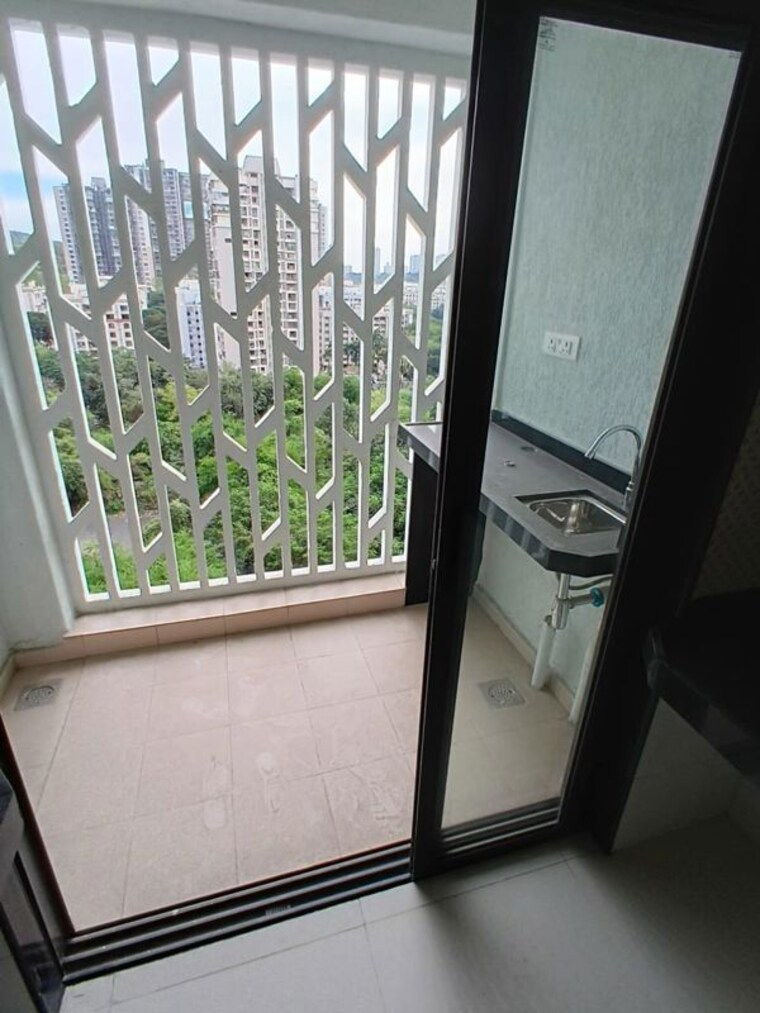 Balcony, lodha-woods 3 Bedroom 1002 Sq.Ft. Apartment In Kandivali East Mumbai 10653215