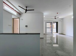 Room in 3 BHK Apartment at Zen Elite, Kharadi – for Rent