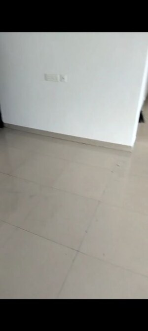 Room in 4 BHK Apartment at VVIP Addresses, Raj Nagar Extension – for Rent