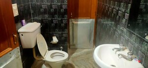 Bathroom in 1 BHK Builder Floor at Sector 17 – for Rent