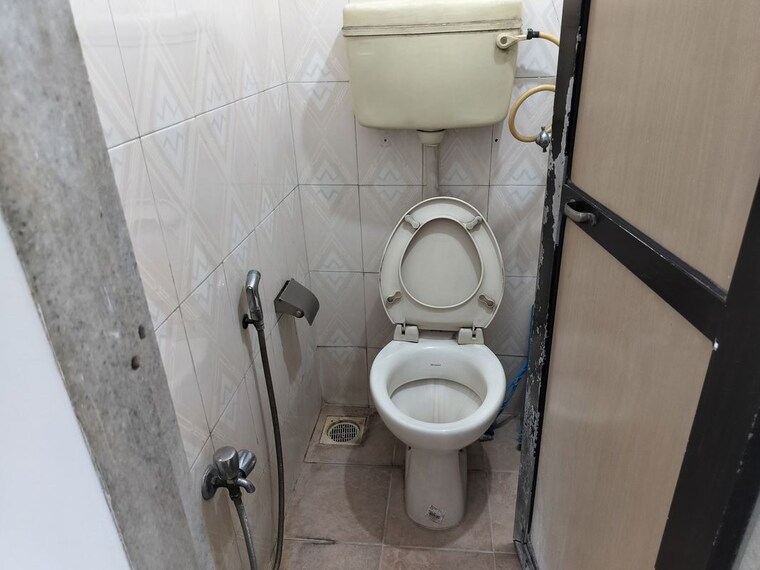Bathroom, safal-park 1 Bedroom 585 Sq.Ft. Apartment In Nerul Navi Mumbai 10653254