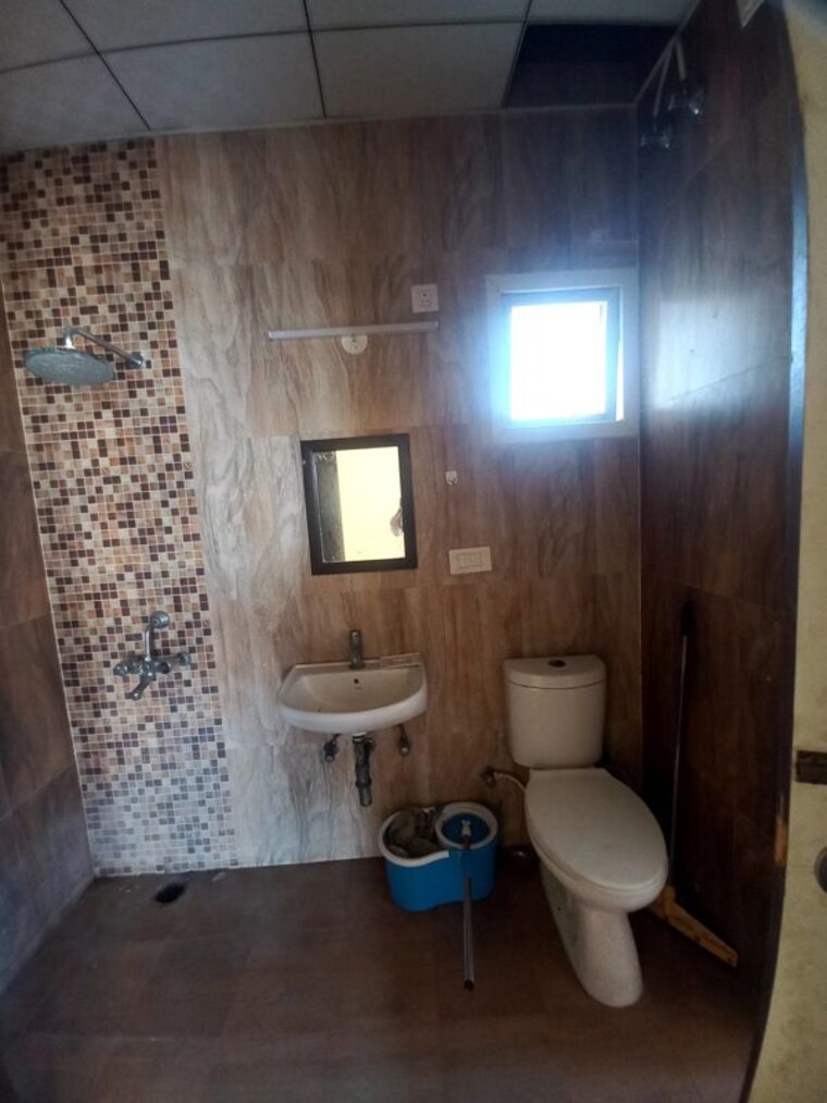 Bathroom, griha-pravesh 3 Bedroom 2246 Sq.Ft. Apartment In Sector 77 Noida 10653249