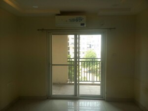 Room in 3 BHK Apartment at Creative Koven Udaya Cresent, Kondapur – for Rent