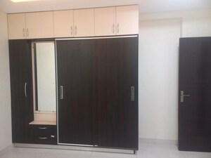 Room in 3 BHK Apartment at Creative Koven Udaya Cresent, Kondapur – for Rent