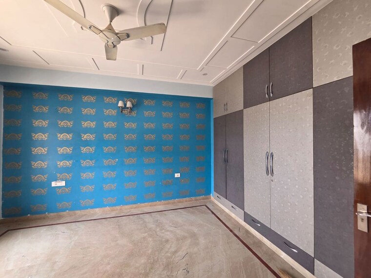 Room, sector 9 2 Bedroom 160 Sq.Yd. Builder Floor In Sector 9 Gurgaon 10653278