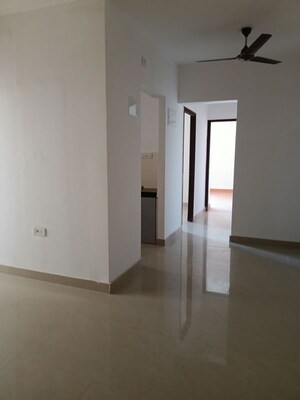 Room in 2 BHK Apartment at DB Orchid Ozone, Dahisar East – for Rent