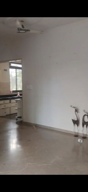 Furnished Amenities in 3 BHK Apartment at Kalpataru Regalia, Goregaon West – for Rent