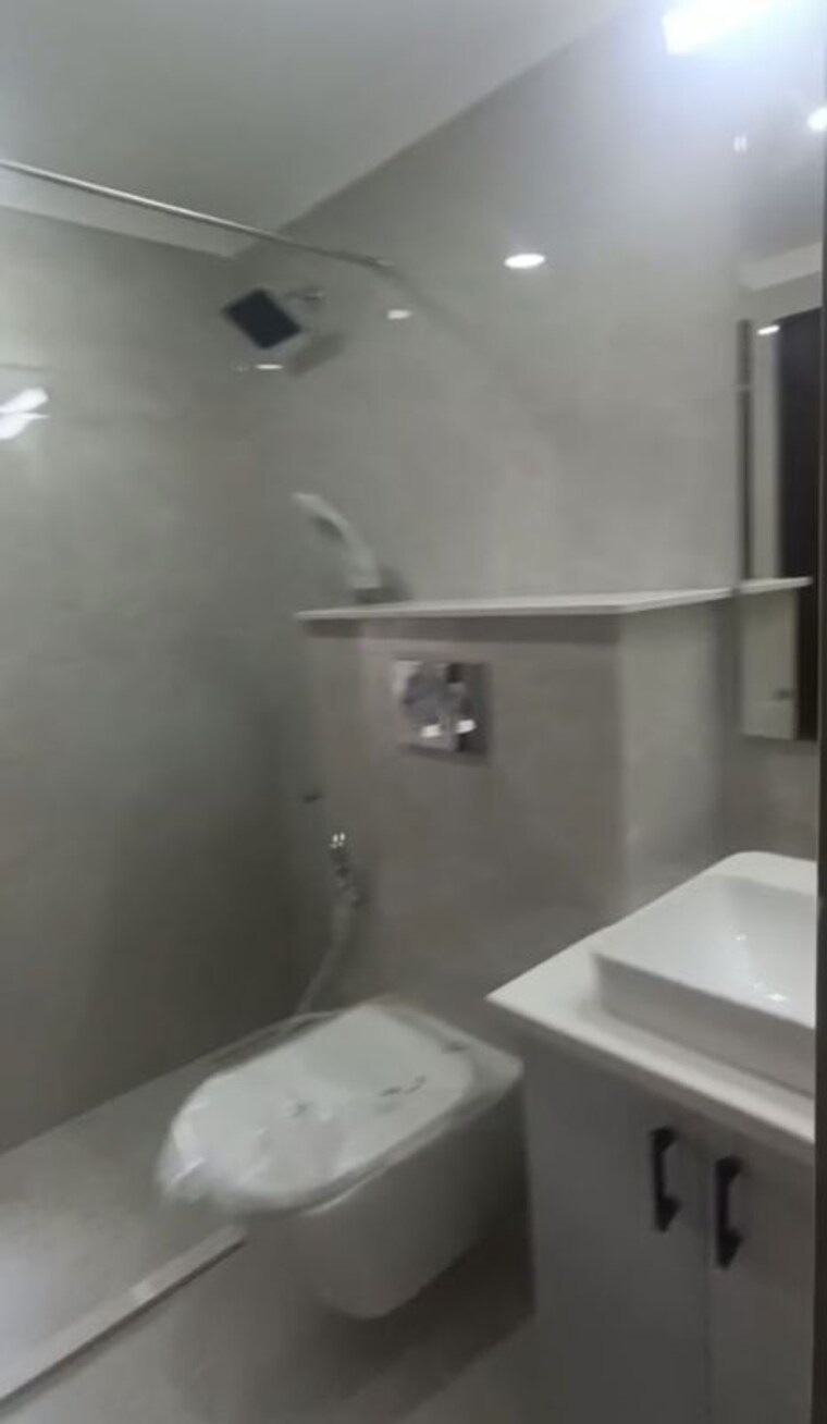 Attached Bathroom, unitech-fresco 3 Bedroom 1815 Sq.Ft. Apartment In Sector 50 Gurgaon 10653323