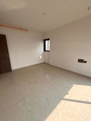 Room in 2 BHK Apartment at Louisandra Apartment, Dadar West – for Sale
