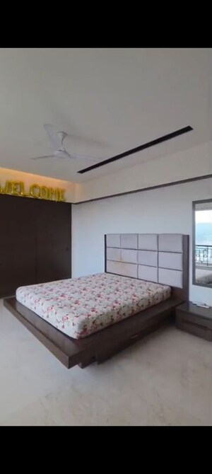 Bedroom in 6+ BHK Apartment at Hiranandani Meadows, Manpada – for Rent