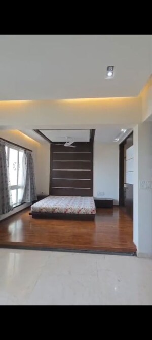 Bedroom in 6+ BHK Apartment at Hiranandani Meadows, Manpada – for Rent