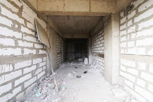 Parking in  Shop at Nana Chiloda – for Sale