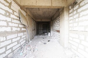 Parking in  Shop at Nana Chiloda – for Sale