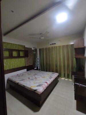 Bedroom in 3.5 BHK Apartment at Hiranandani Meadows, Manpada – for Rent
