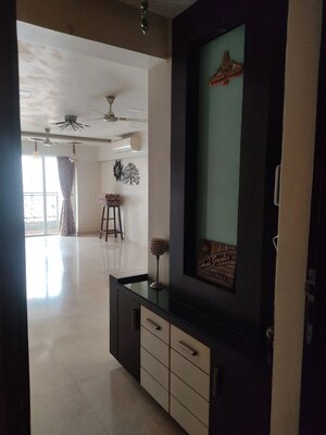 Living Room in 3.5 BHK Apartment at Hiranandani Meadows, Manpada – for Rent