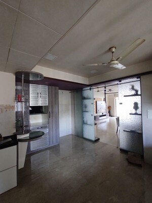 Kitchen in 3.5 BHK Apartment at Hiranandani Meadows, Manpada – for Rent