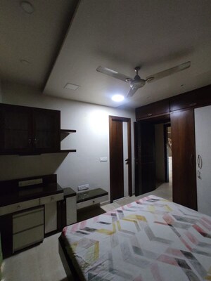 Bedroom in 3.5 BHK Apartment at Hiranandani Meadows, Manpada – for Rent