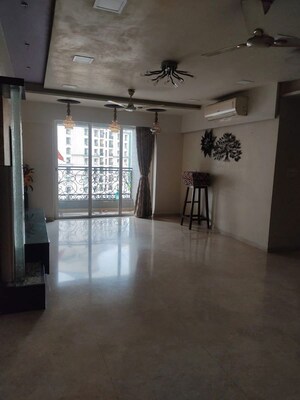 Living Room in 3.5 BHK Apartment at Hiranandani Meadows, Manpada – for Rent