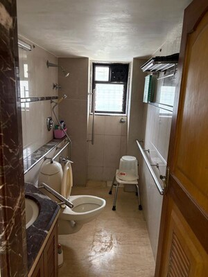 Team Area in 3 BHK Apartment at Marine Drive – for Sale