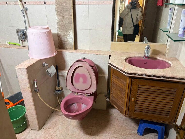 Bathroom, marine drive 3 Bedroom 1250 Sq.Ft. Apartment In Marine Drive Mumbai 10653356