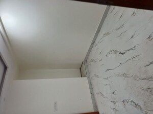 Furnished Amenities in 2.5 BHK Builder Floor at Molarband Extension – for Sale