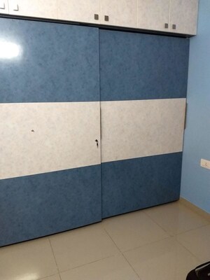 Room in 2 BHK Apartment at Mantri Webcity, Hennur Road – for Rent