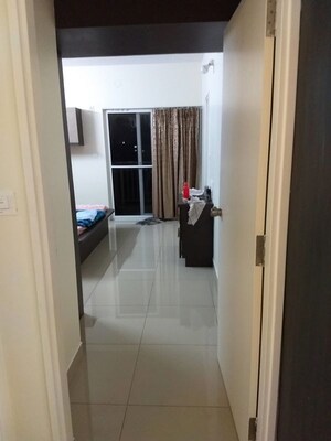 Room in 2 BHK Apartment at Mantri Webcity, Hennur Road – for Rent