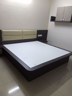 Room in 2 BHK Apartment at Mantri Webcity, Hennur Road – for Rent