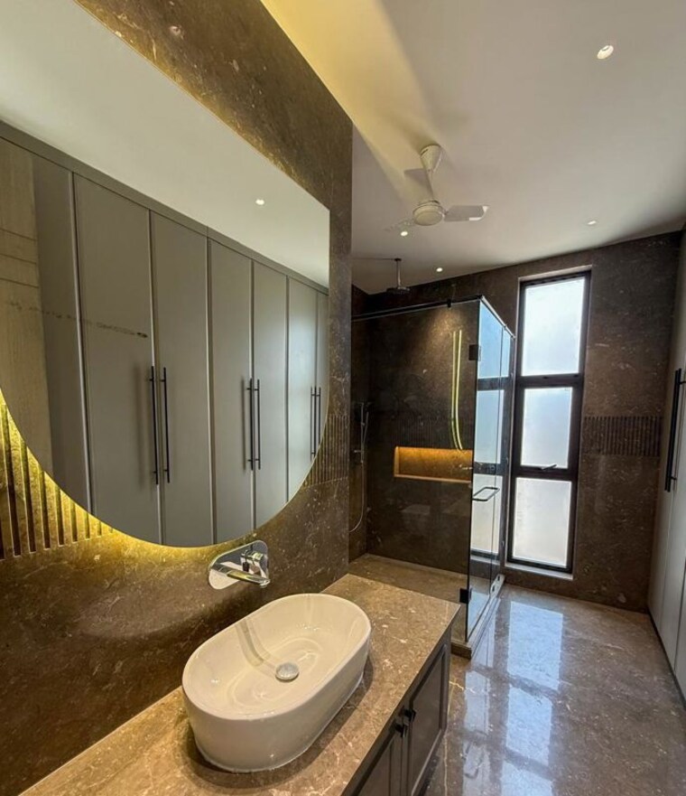 Attached Bathroom, greater kailash i 4 Bedroom 4500 Sq.Ft. Builder Floor In Greater Kailash I Delhi 10653426