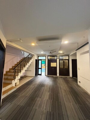 Living Room in 5 BHK Villa at Sector 57 – for Rent