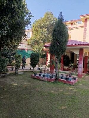 5 BHK Villa – Garden View at Sector 57 - for Rent