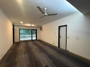 Room in 5 BHK Villa at Sector 57 – for Rent
