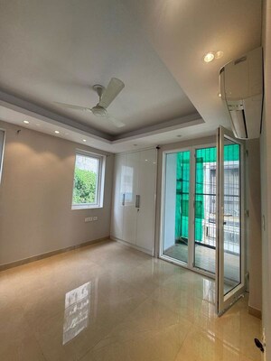 Room in 3 BHK Builder Floor at East Of Kailash – for Sale