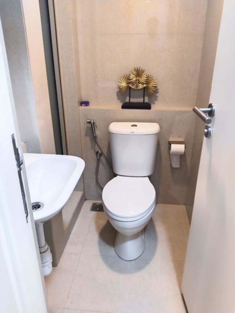 Bathroom, hiranandani estate 2 Bedroom 1091 Sq.Ft. Independent House In Hiranandani Estate Thane 10653446