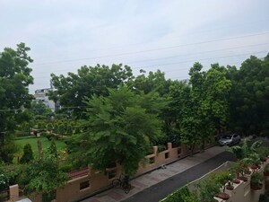 3 BHK Builder Floor – Exterior View View at Viraj Khand - for Rent