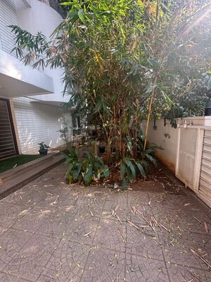 Balcony in 4 BHK Villa at Lavelle Road – for Rent