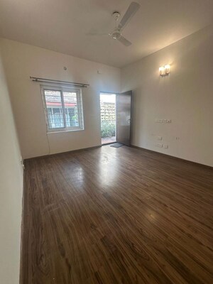 Room in 4 BHK Villa at Lavelle Road – for Rent
