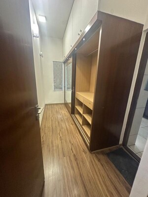 Furnished Amenities in 4 BHK Villa at Lavelle Road – for Rent