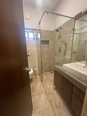 Bathroom in 4 BHK Villa at Lavelle Road – for Rent