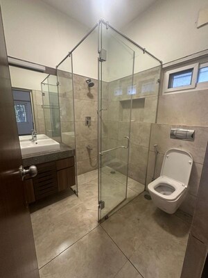 Bathroom in 4 BHK Villa at Lavelle Road – for Rent