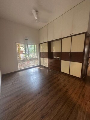 Room in 4 BHK Villa at Lavelle Road – for Rent