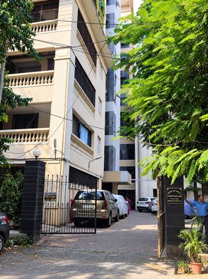 2 BHK Apartment For Rent in Sushila Baug, Bandra East